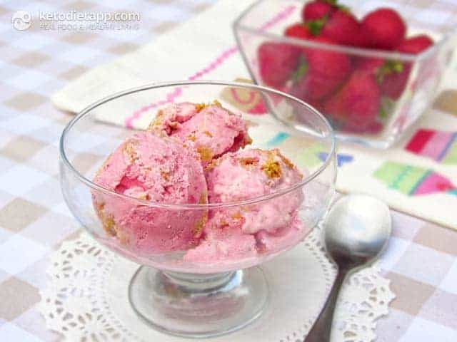 Keto Strawberry Cheesecake Ice Cream